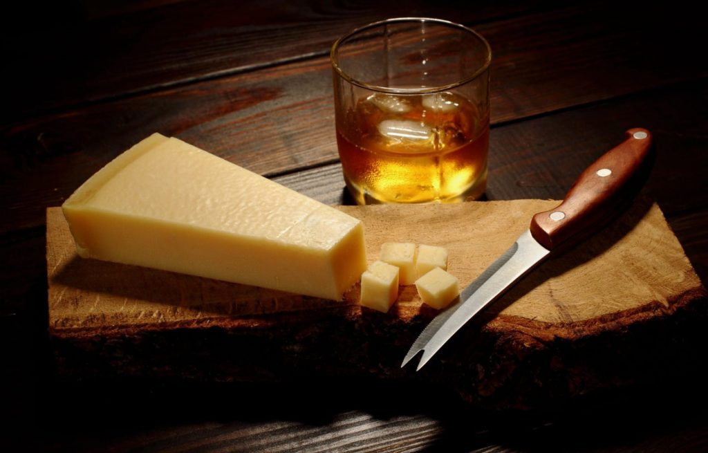 WS23-whisky-and-cheese-1024x655